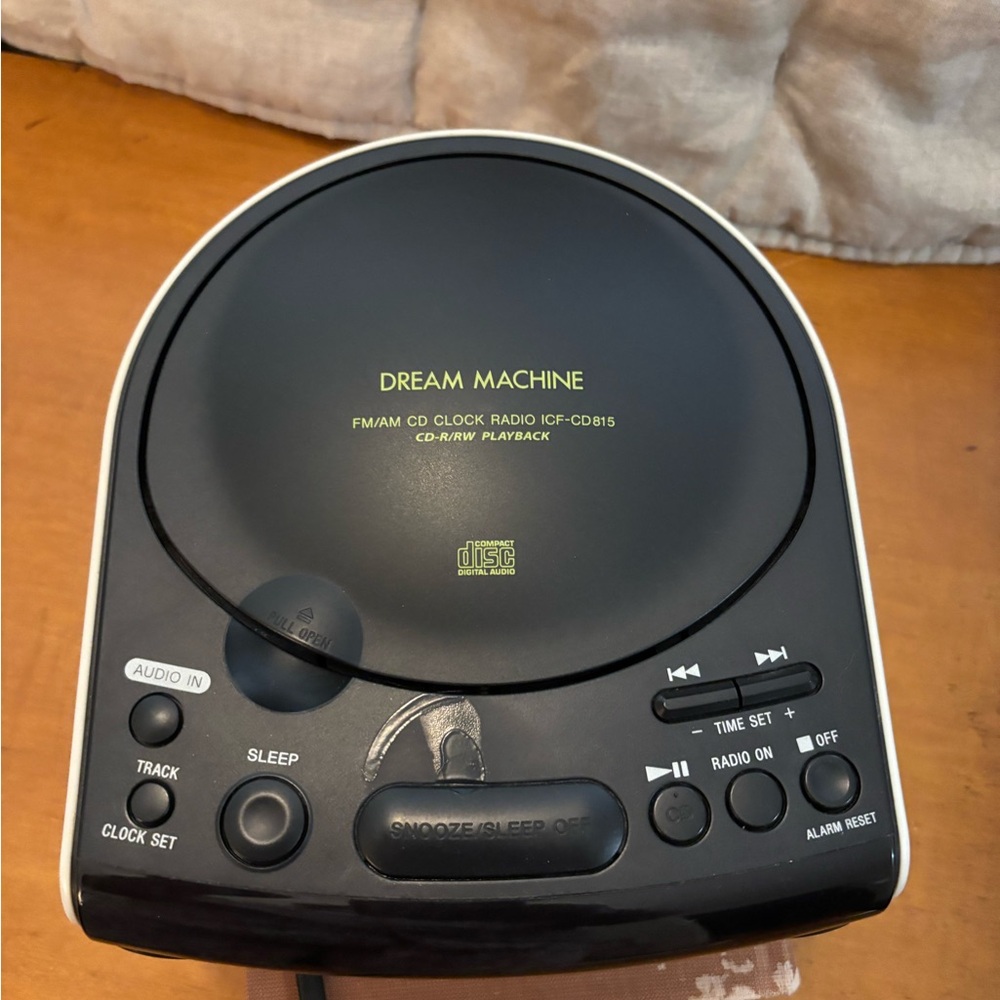 SONY Dream Maxhine FM/AM CD Clock Radio -
